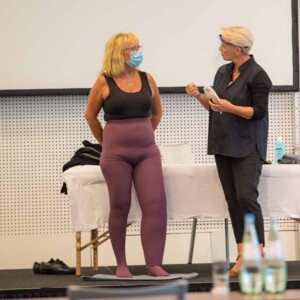 Handhabund von MAK Live-Demo der Handhabung von MAK an einer Lymphödempatientin von Frau Hemmann-Moll.