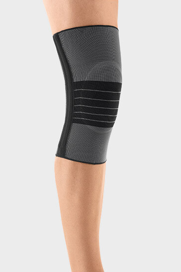 Knee with JuzoFlex Genu 505 Comfort in colour Anthracite