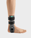 Ankle with JuzoPro Malleo Light with individually adjustable fastening straps and heel band for optimum fit