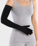 Glove with open fingers in combination with compression sleeve,  black pepper