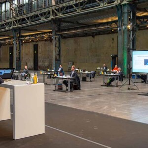 Location Die Veranstaltung fand aufgrund von Corona erneut als reine Online-Veranstaltung statt, bei der die meisten Referent*innen vor Ort in der Jahrhunderthalle in Bochum waren und für Live-Atmosphäre sorgten.
